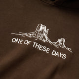 HOODIE - FOLLOW THE ROAD - DARK BROWN