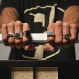 RING - ONYX SIGNET - 8